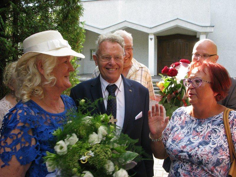 Marsz weselny zabrzmiał dla pary seniorów Kazimierzowskiego UTW