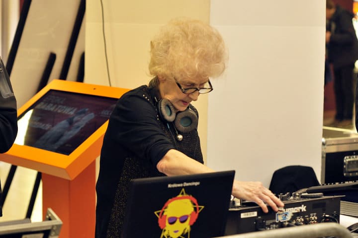 DJ Wika, kosmiczna babka