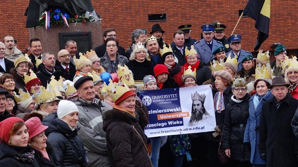 seniorzy świętują urodziny króla Kazimierza