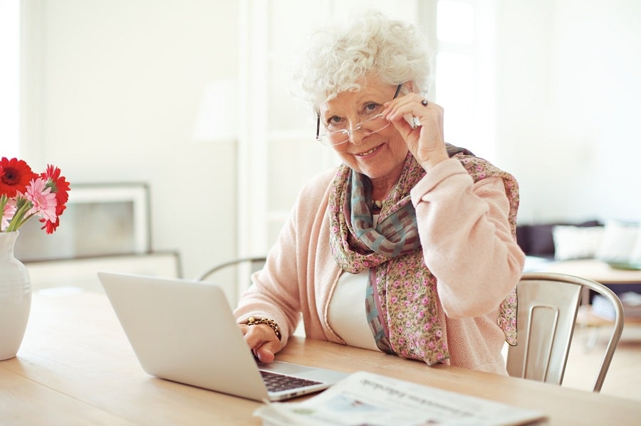 Informatyka dla Seniorów – czyli z sąsiadką na zajęcia!