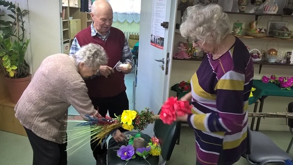 seniorzy przygotowują rekordową palmę