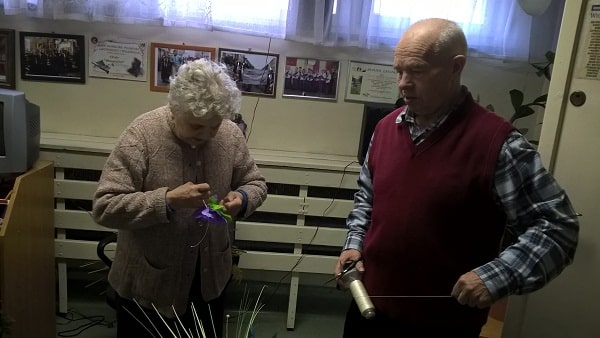 seniorzy przygotowują rekordową palmę