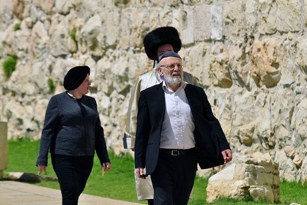 W drodze do synagogi