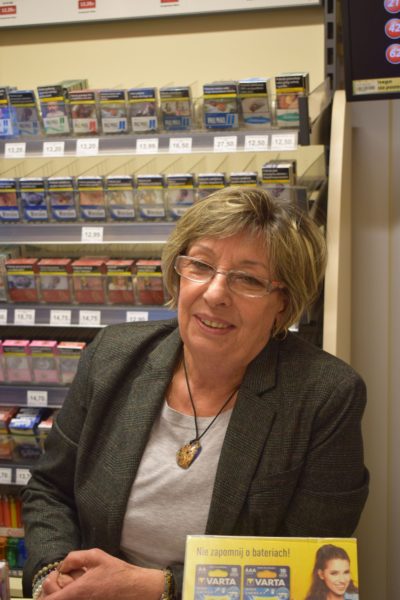 Teresa Serwata, partnerka prowadząca salonik prasowy w Kielcach