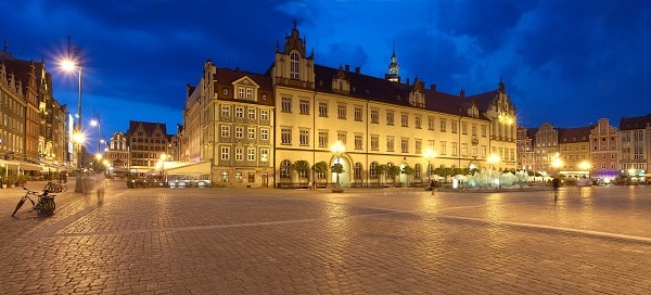 Wrocław zaprasza seniorów na spacery z przewodnikiem