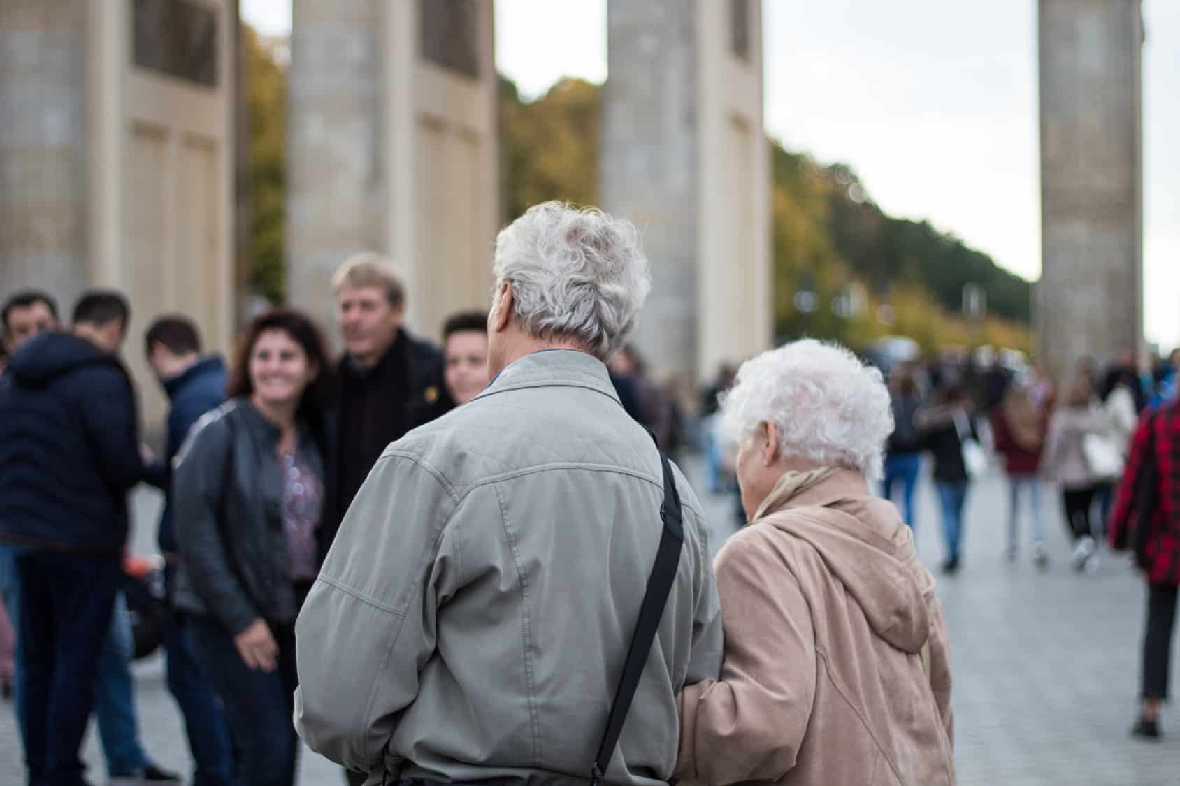Seniorzy ruszyli w miasto, czyli patrole seniorów