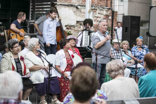 Seniorzy w Akcji 2019 - Cała Praga Śpiewa (fot. Towarzystwo Inicjatyw Twórczych ę)