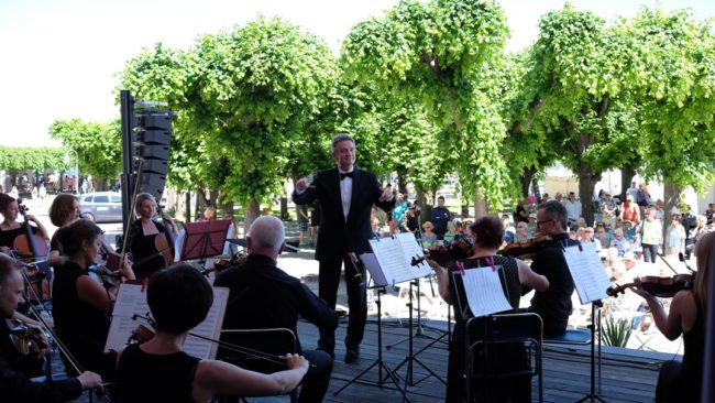 Koncert Polskiej Filharmonii Kameralnej Sopot w muszli koncertowej na sopockim molo