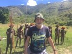 Seniorzy w Indonezji i Papuasi na emeryturze. Tadeusz Biedzki pisarz i podróżnik. Rozmowa