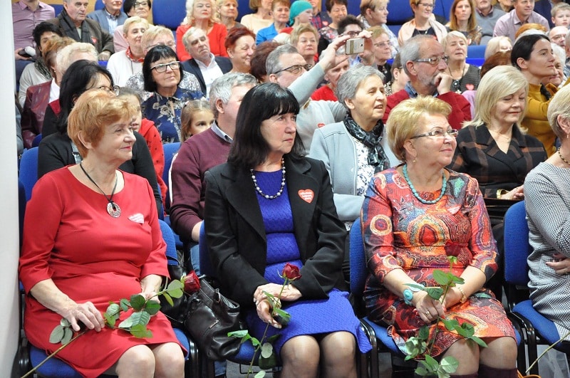 Seniorzy grają z WOŚP. Relacja z ostrowskiego UTW