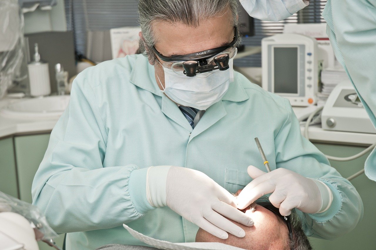 Najpopularniejsze narzędzia stomatologiczne stosowane przez dentystów