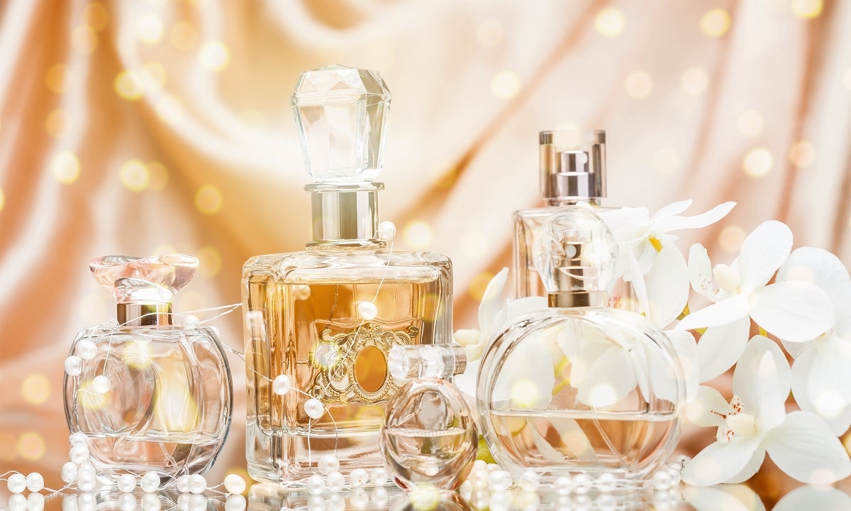 Perfumy i wody toaletowe na prezent – jak kupować zapachy?