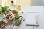 Kwas hialuronowy, Witamin C+Cynk lub Smog Stop – Detoks. Wybrane suplementy dla seniora od Organic Pharma