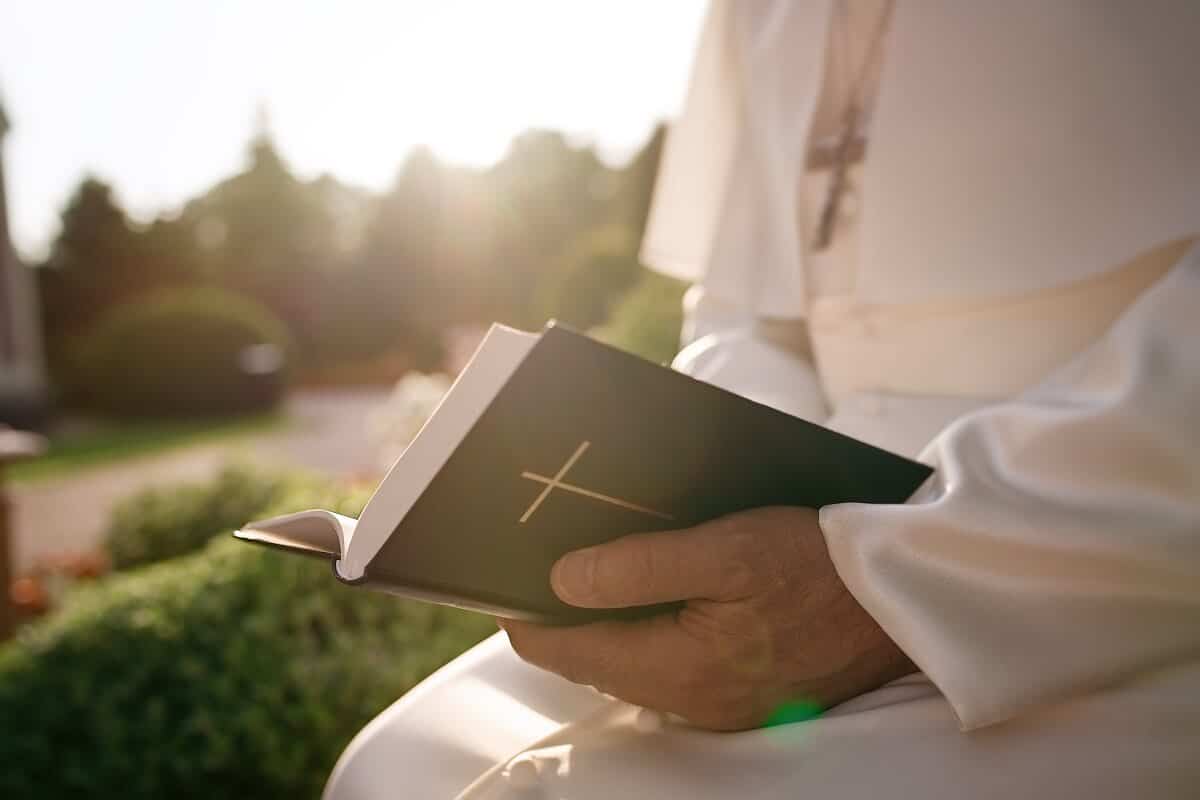 „Wiara, nadzieja, miłość. Przewodnik po życiu chrześcijańskim” – nowy zbiór tekstów Benedykta XVI
