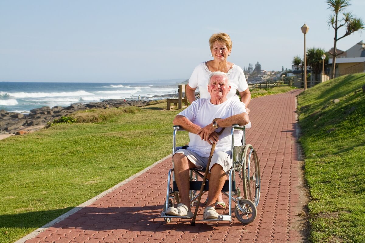 Plaża dla seniora ☀ [40 polskich plaż ? przyjaznych seniorom i nie tylko]