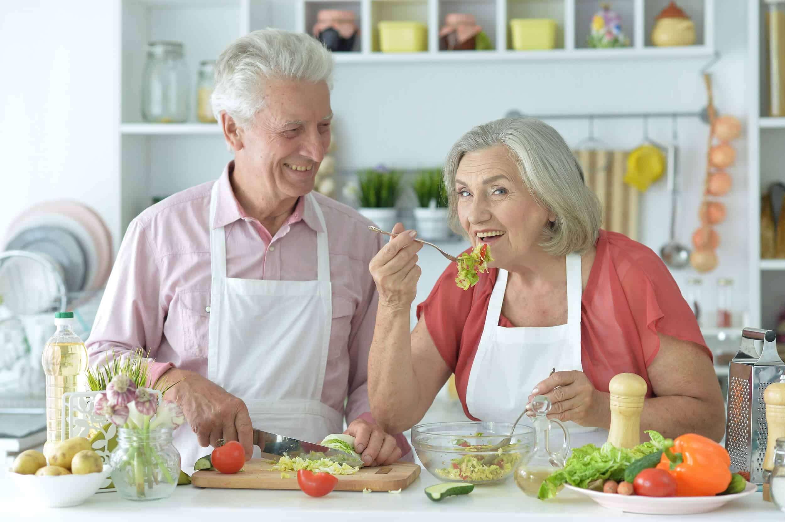 Zdrowa żywność w diecie seniora. Na co warto zwrócić uwagę?