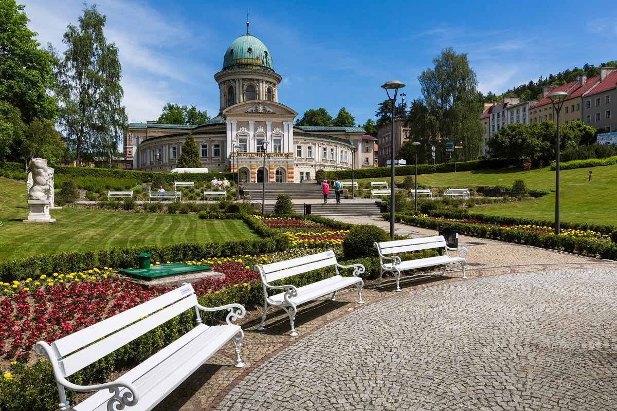 Reforma lecznictwa sanatoryjnego. Branża sanatoryjna alarmuje. Zmiany mają obowiązywać od 1 stycznia 2024 r. [LIST OTWARTY]