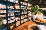 Tanie sezonowe dekoracje do domu to problemem dla środowiska [fast homeware]