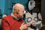 Brakuje opiekunów. Czy seniorami zajmą się roboty?